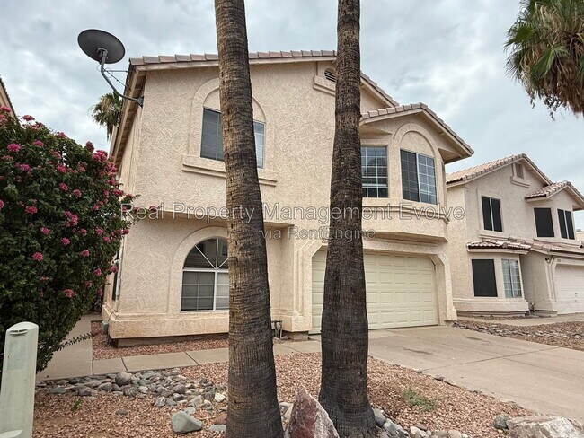 3725 E Taro Ln