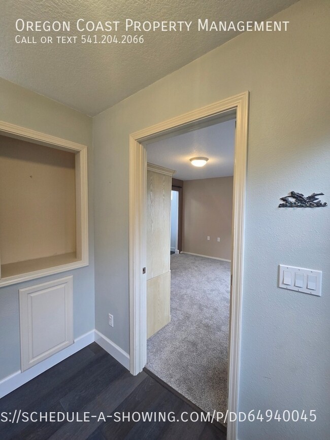 Photo - 634 SW Ebb Ave