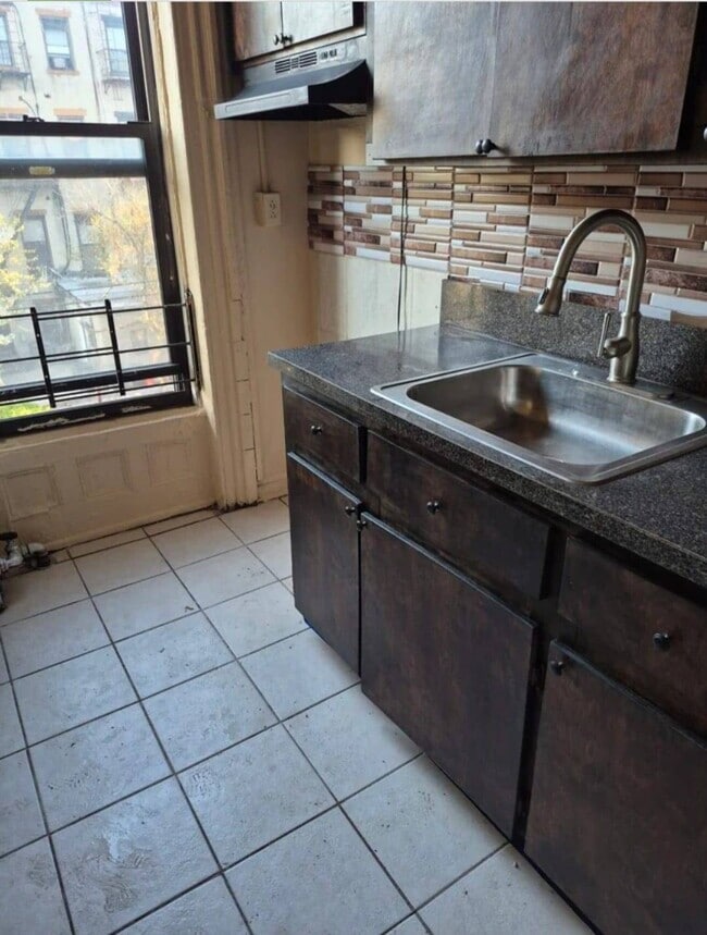 Photo - 179 Hart St