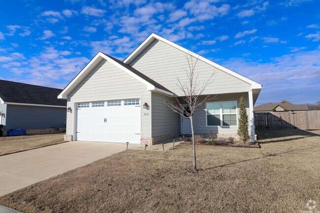 Building Photo - 3 Bed / 2 Bath in Vailley View Available NOW! Rental