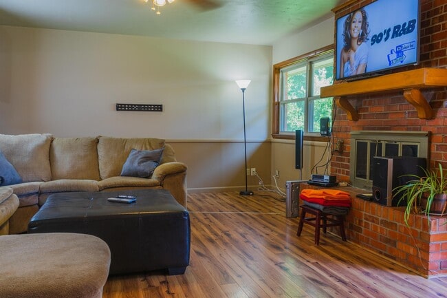 Photo - 1001 W Will Rogers Dr