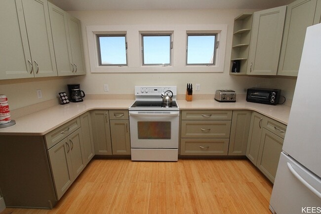 Photo - Stowe on 12 Unit #3