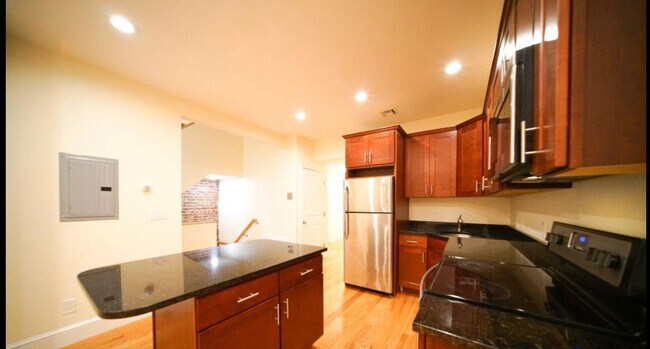Photo - 79 Brighton Ave Unidad 1 Rental