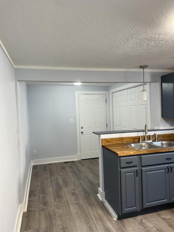 Photo - 419 W 6th St