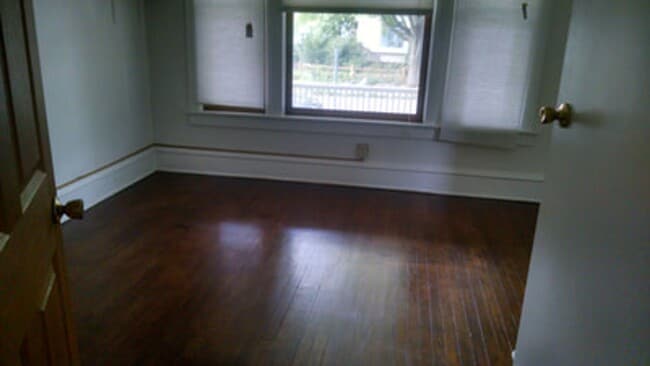 Photo - 301 W Illinois St Unit 1