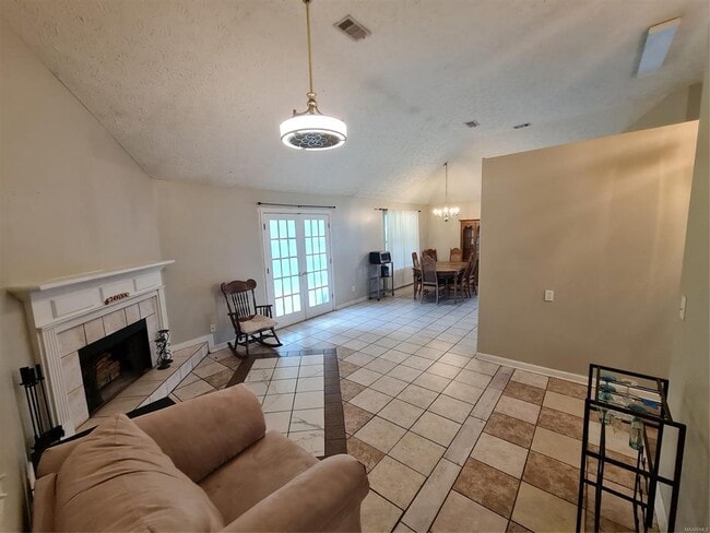 Photo - 123 Meadowview Dr