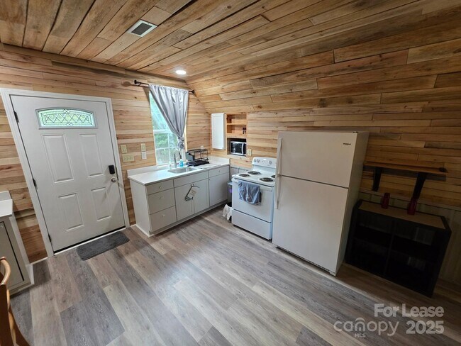 Photo - 820 Clearview Rd