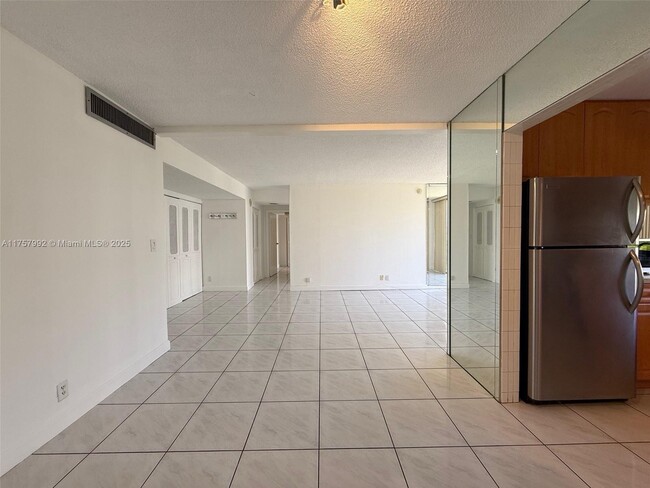Photo - 17011 N Bay Rd Unit 607