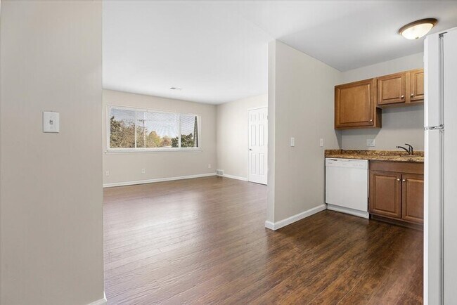 Photo - 23200 Huron River Dr