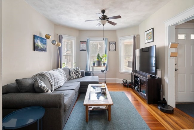 Building Photo - 44 Greenleaf Ave Unit 1