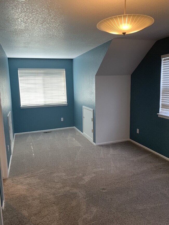 *September Availability! Amazing 4-Bed Sloans Lake Home!