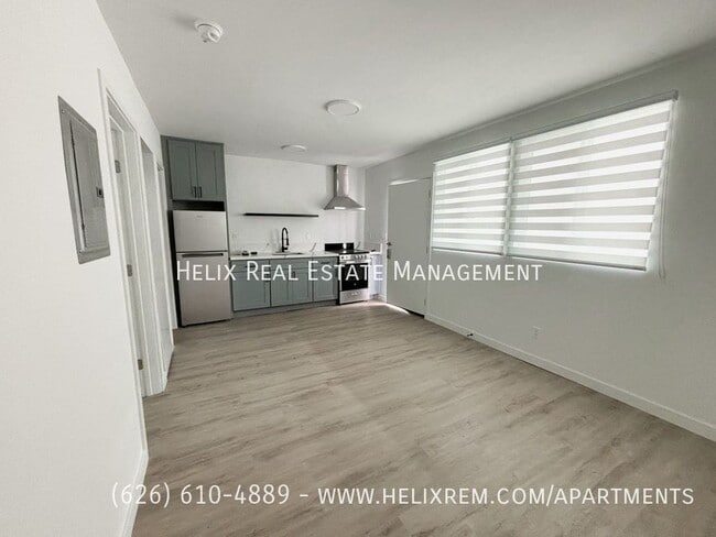 Building Photo - 1313 Huntington Dr Unit B