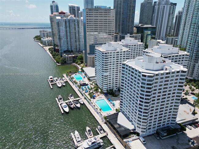 Building Photo - 825 Brickell Bay Dr Unit 1450 Rental