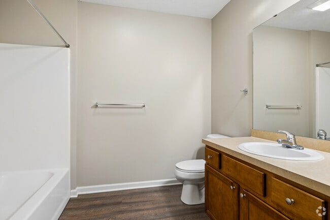 The Avalon Deluxe 1BR, 1BA - 869SF - Bathroom