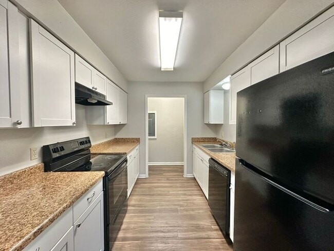 Photo - Available-2 Bed 2 Bath Apartment in Central Tyler!