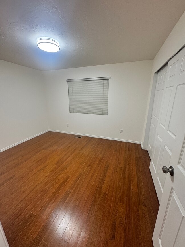 Photo - 917 Dorothea Way