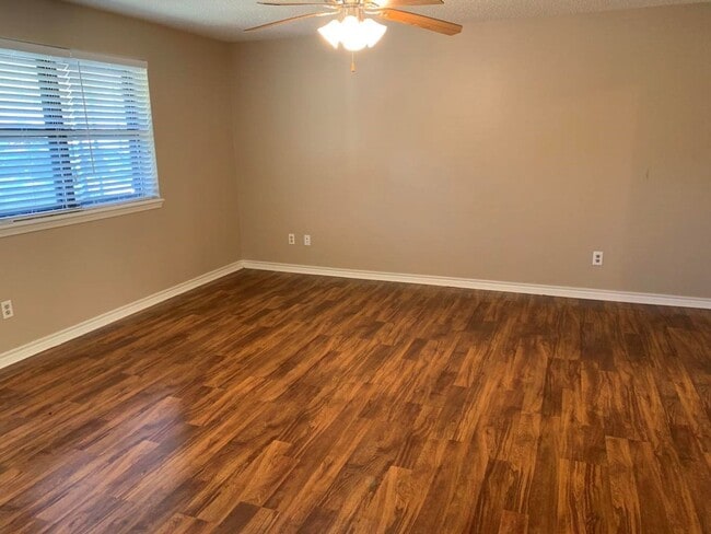 1101 S Muskogee Ave