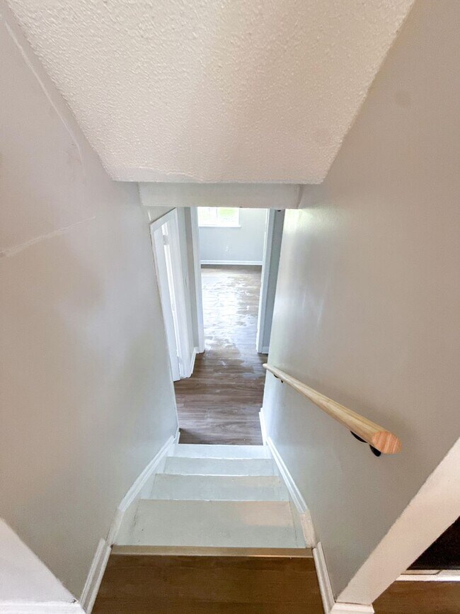 Photo - 2480 Daily Rd