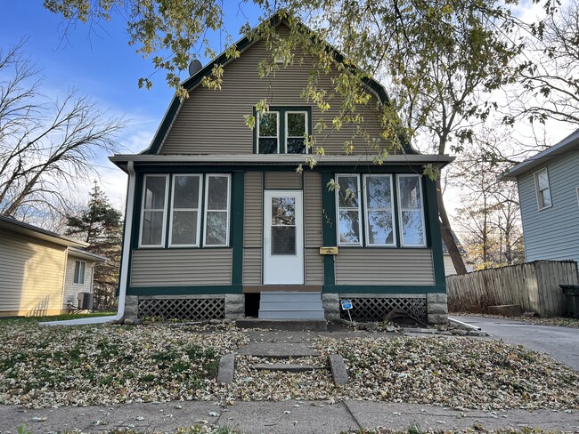 Front of House - 1427 W 2nd St House