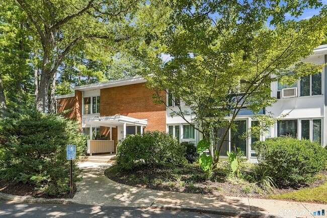 22 North Lake Dr