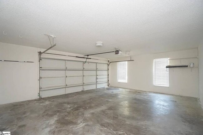 Photo - 106 Greenapple Way