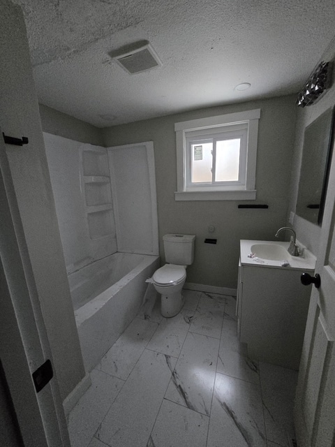 Photo - 1600 E 49th St