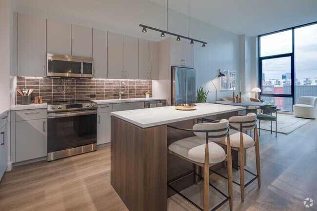 1BR, 1BA - 738SF