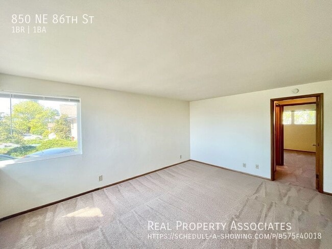Photo - 850 NE 86th St