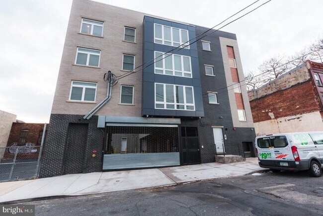 Photo - 1228-32 W College Ave Unit 5