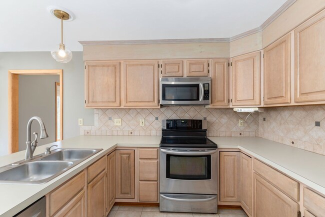 Photo - 3293 Greenleafe Dr