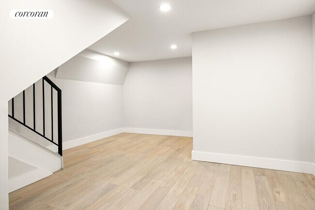 Photo - 573 Gates Ave