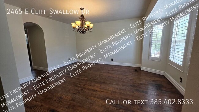 Photo - 2465 Cliff Swallow Dr