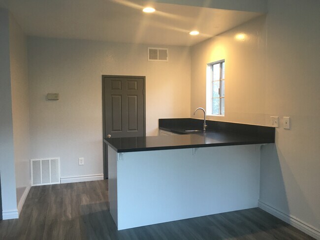 Photo - 3462 Floyd Ter