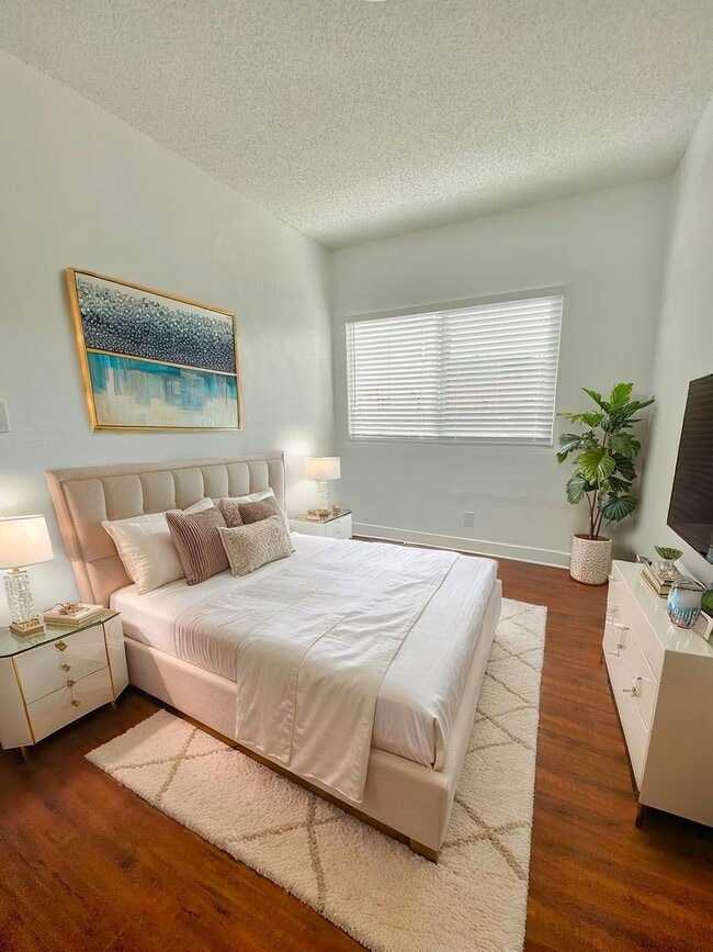 2919 Van Buren Pl Unidad 2921 Van Buren Place