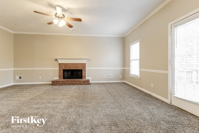 Photo - 571 Hilton Ave