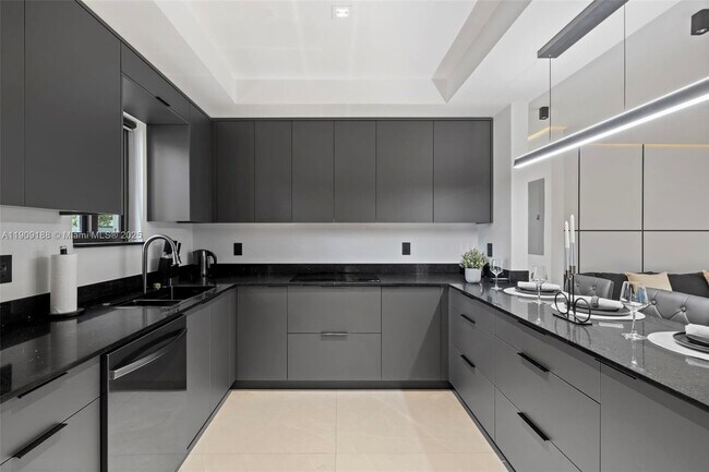 Photo - 1101 N 14th Ave