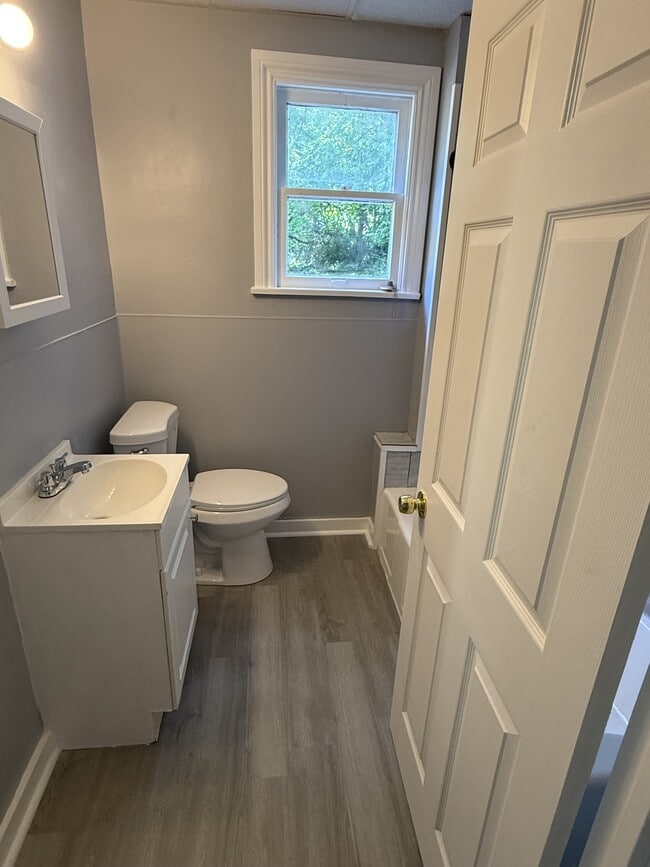 Photo - 114 Penhale Ave