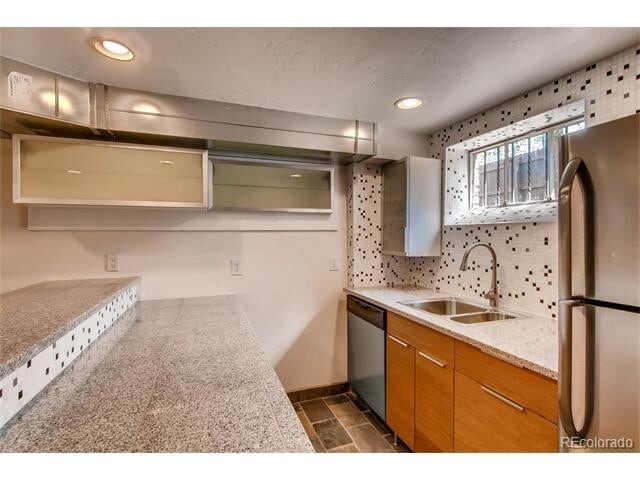 Photo - Nicely Remodeled Lower Duplex in Sunnyside/Berkeley Area Unit 4426