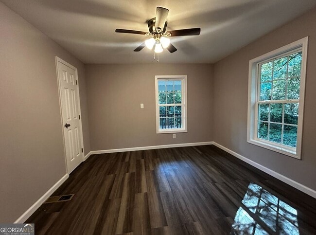Photo - 88 Watson Dr SW