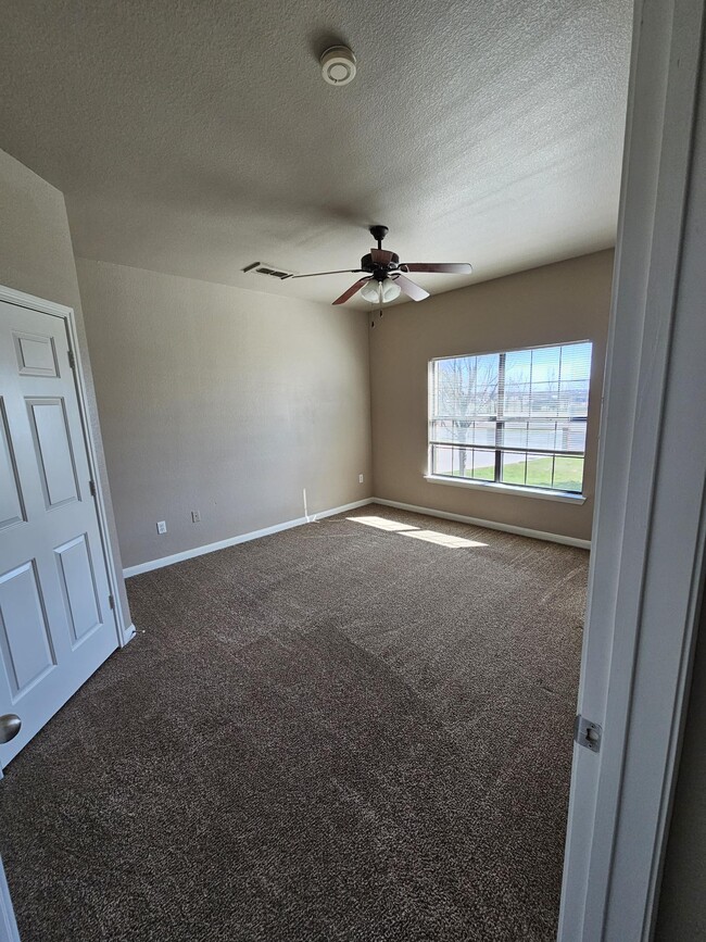 Crestview Place Apartments Decatur, TX