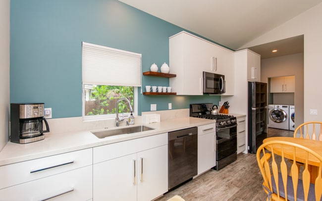 Photo - Beautiful Fully Furnished 1 Bd Rental!