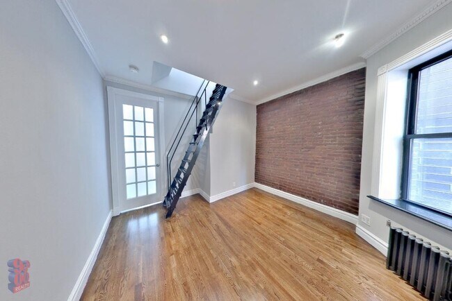 Photo - 219 E 23rd St Unit 18