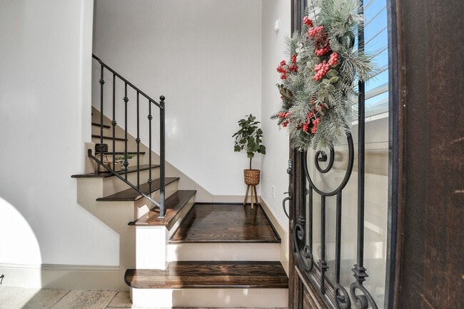 Photo - 1141 W 23rd St