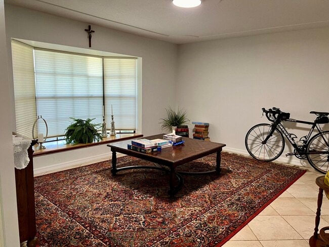 Photo - 410 Rio Casa Dr S