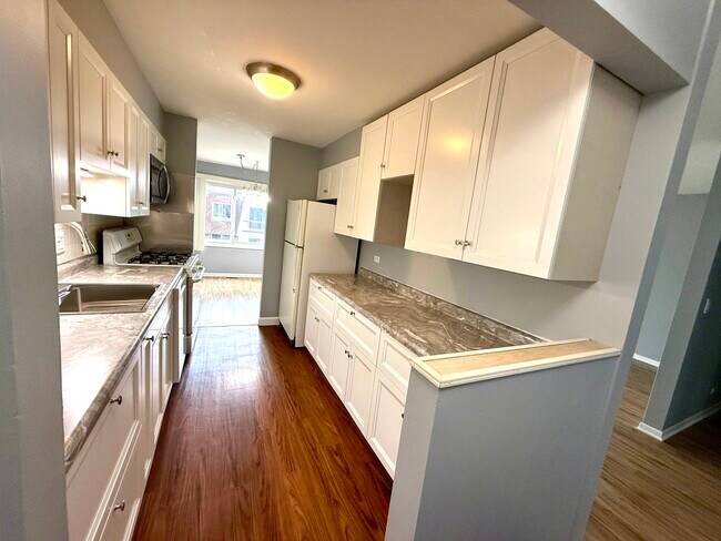 3026 Roberts Dr Unit 8