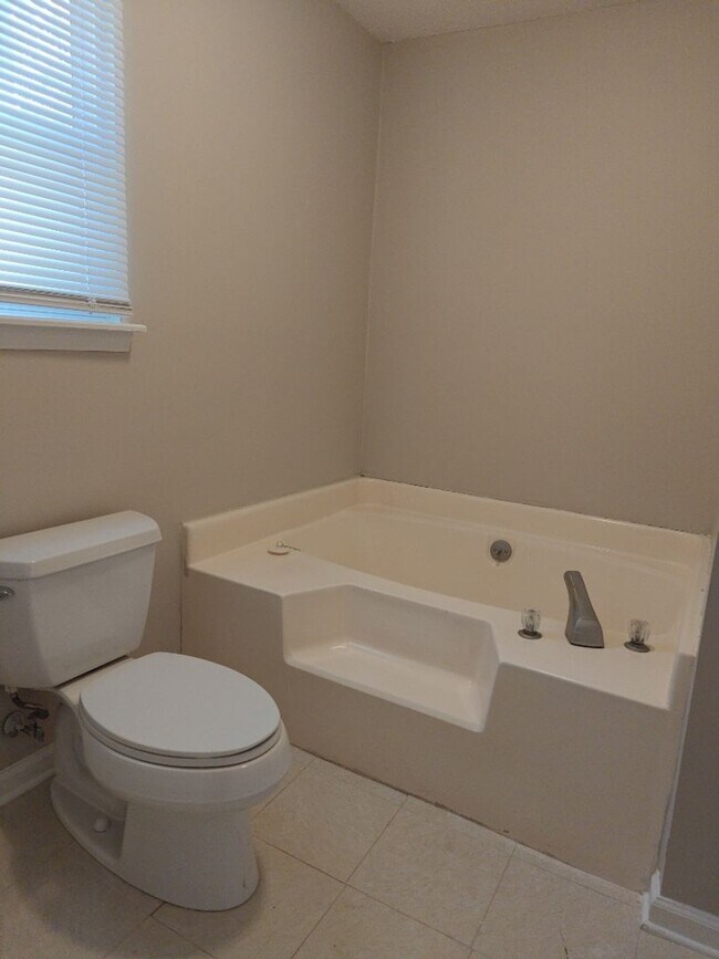 Photo - Charming 3-bedroom, 2-bath home with Garage in Columbia County!