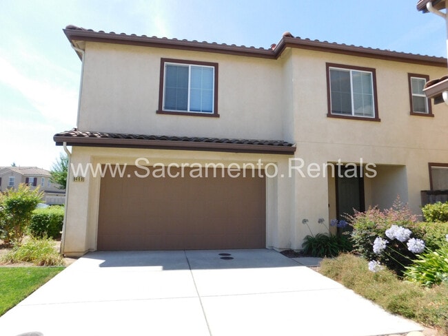 Photo - Wonderful 3 bd/2.5 ba Elk Grove Home with 2 Car Garage