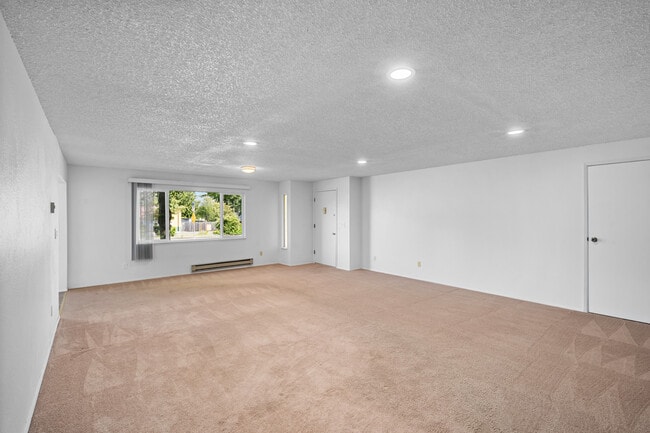 Building Photo - 1601 Norpoint Way NE Unit A