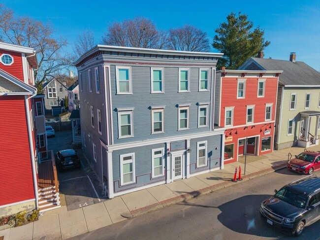 93 Bridge St