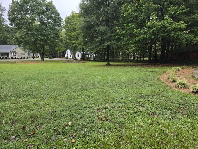 Photo - 1605 Hillhaven Rd